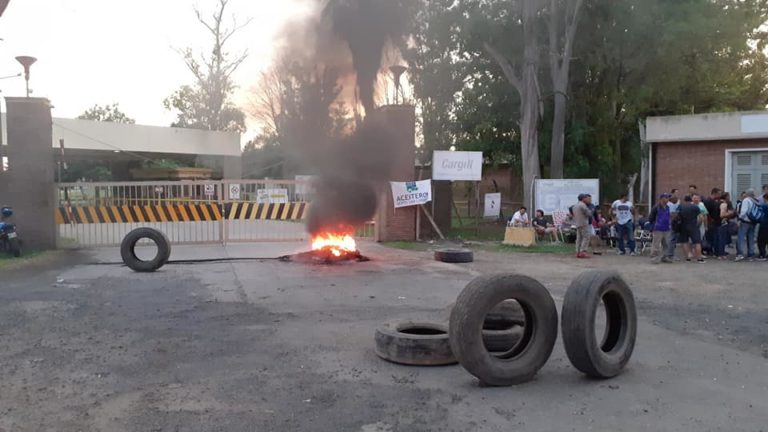 Aceiteros podrían paralizar el cordón industrial con apoyo de la CGT San Lorenzo