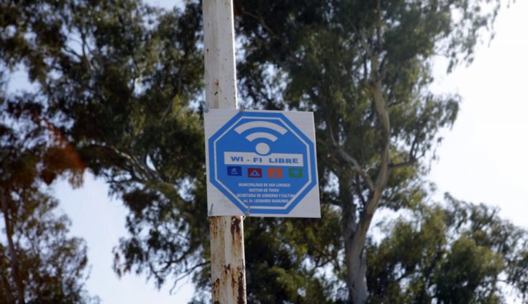 WiFi público: cómo conectarse de forma segura sin exponer tus datos personales