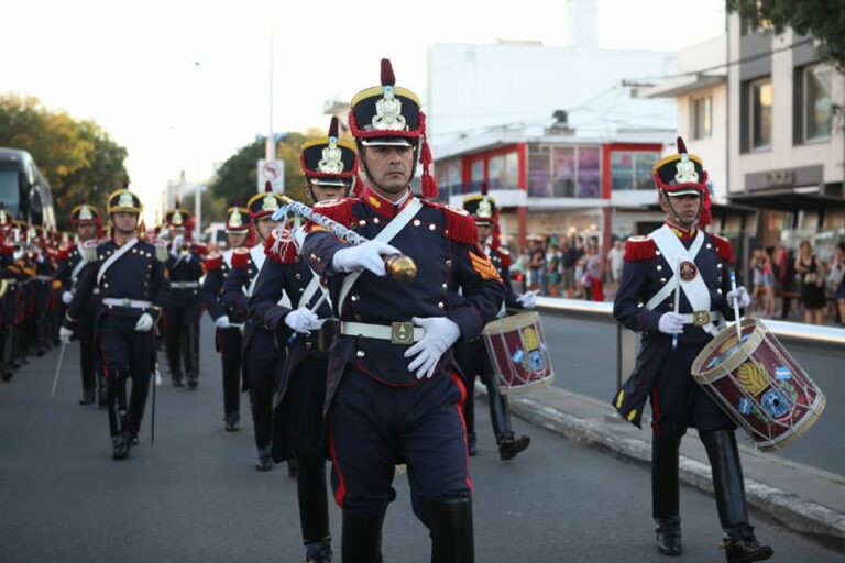 Bandas militares del país se presentarán en los barrios y además tocarán en el Campo de la Gloria