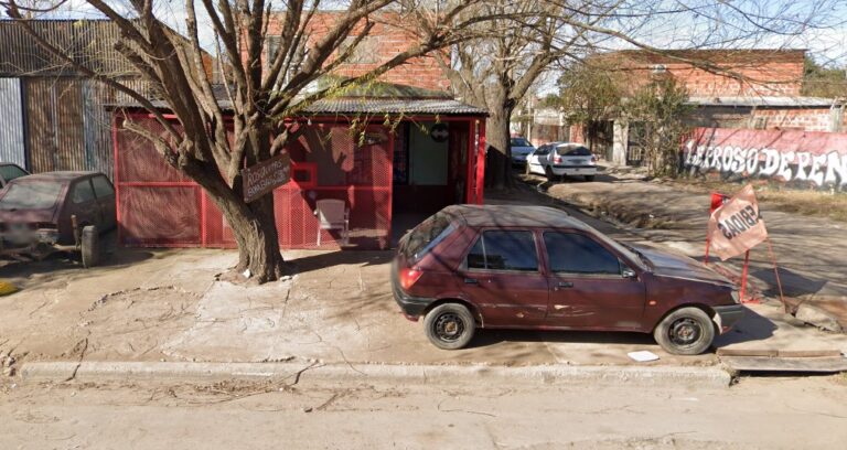 En Villa Gobernador Gálvez asesinaron a una mujer a balazos