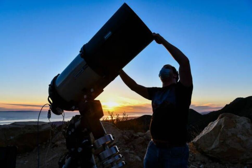 ASTRONOMIA TELESCOPIO COSMOS