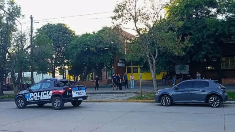 San Cristóbal: un alumno fue armado al colegio y mató a un compañero San Cristóbal: un alumno fue armado al colegio y mató a un compañero